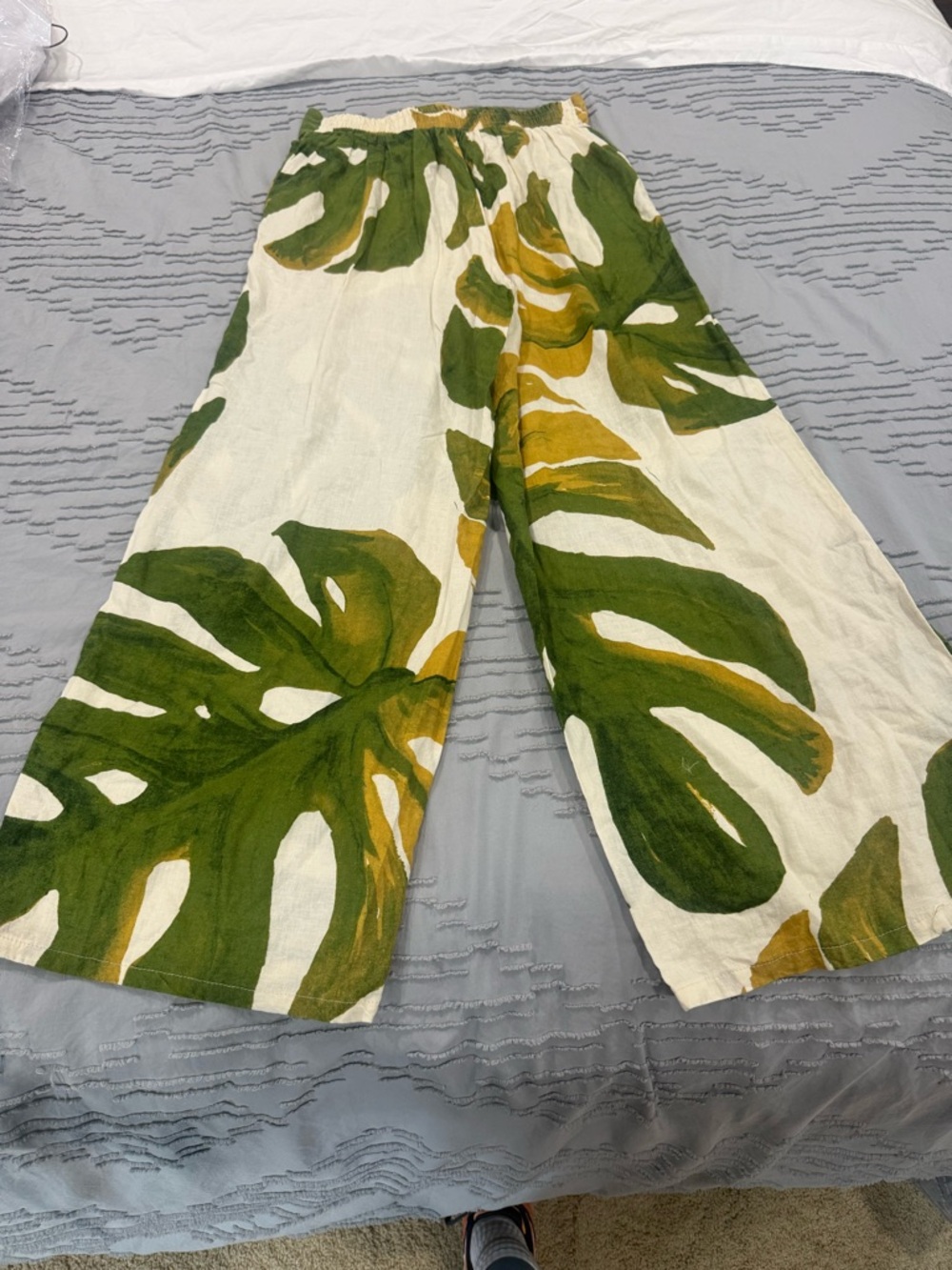 Rachel Zoe Green and Cream Tropical Print Elastic-Waist Pants - Picture 6 of 11